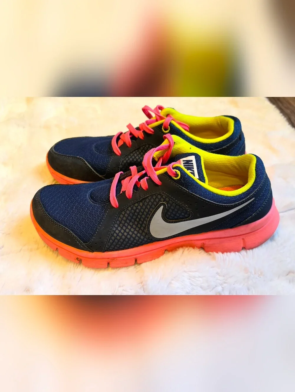 NIKE Navy & Pink Sneakers Youth 6